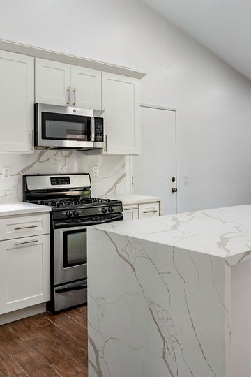 Kitchen remodel at Bauer Rd. Anaheim - view 5