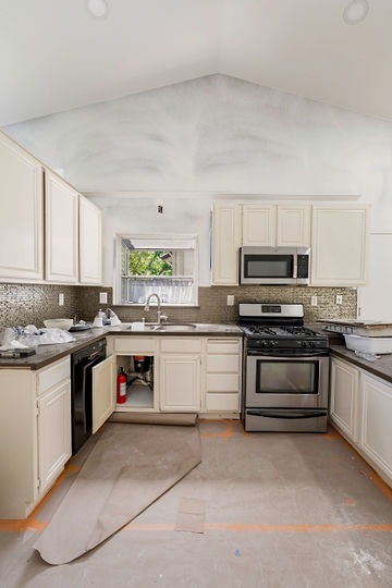 Kitchen remodel at Bauer Rd. Anaheim - view 24