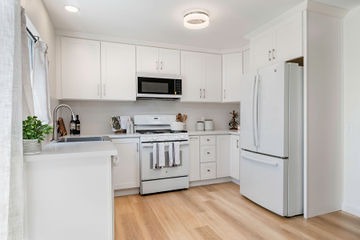Kitchen remodel at Eastmont Irvine - view 3