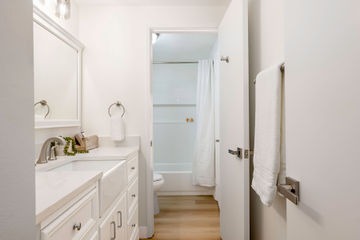 Kitchen remodel at Eastmont Irvine - view 10