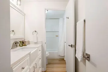 Kitchen remodel at Eastmont Irvine - view 10