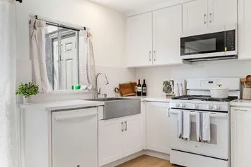 Kitchen remodel at Eastmont Irvine - view 12