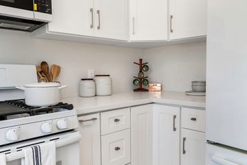 Kitchen remodel at Eastmont Irvine - view 13