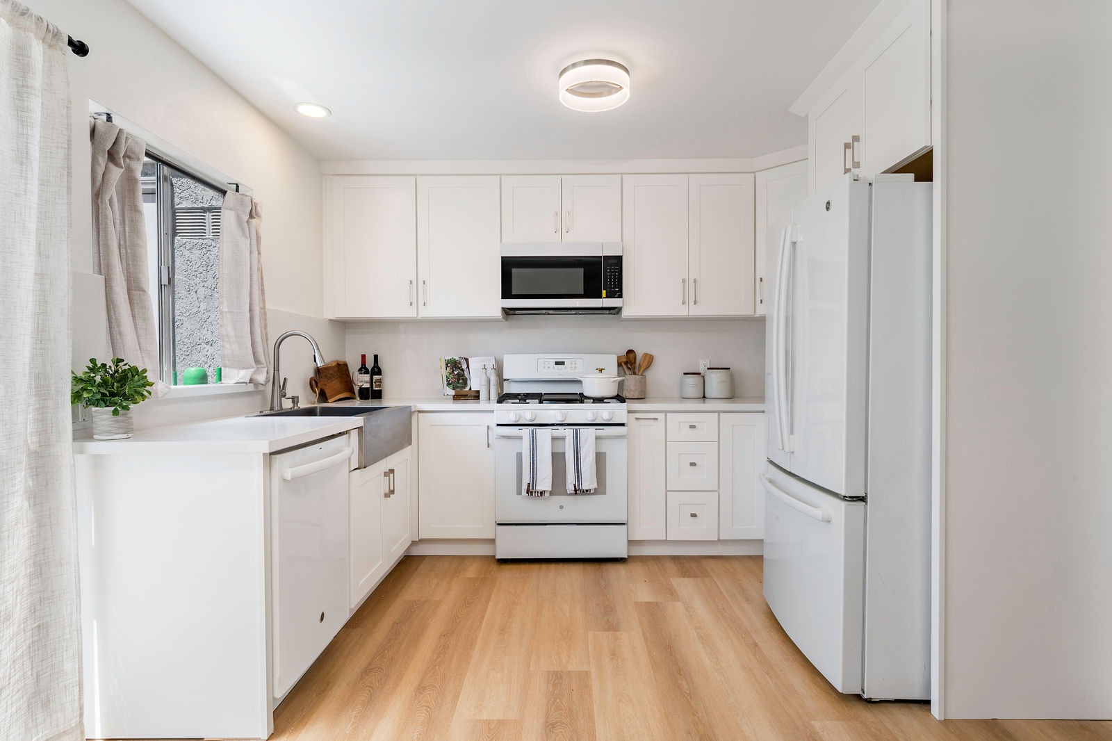 Kitchen remodel at Eastmont Irvine - view 17