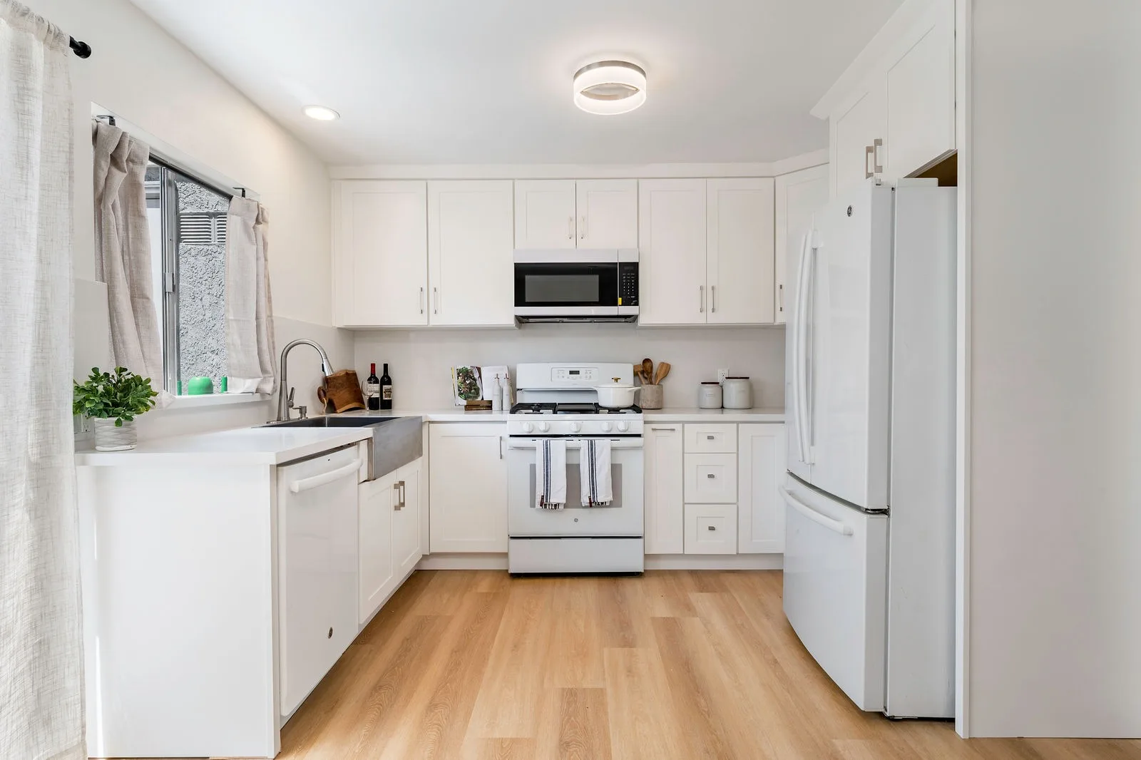 Kitchen remodel at Eastmont Irvine - view 17