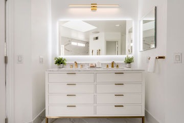 Gateshed Drive Huntington Beach Bathroom Remodel - Image 19