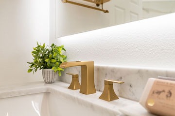 Gateshed Drive Huntington Beach Bathroom Remodel - Image 34