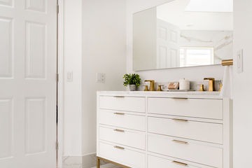 Gateshed Drive Huntington Beach Bathroom Remodel - Image 50