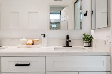 Gateshed Drive Huntington Beach Bathroom Remodel - Image 60