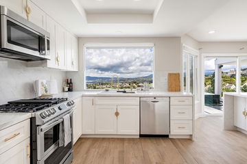 Kitchen remodel at Londerry Lane Anaheim - view 5
