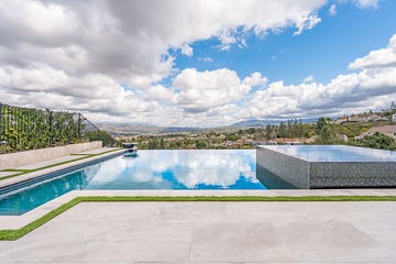 Kitchen remodel at Londerry Lane Anaheim - view 12