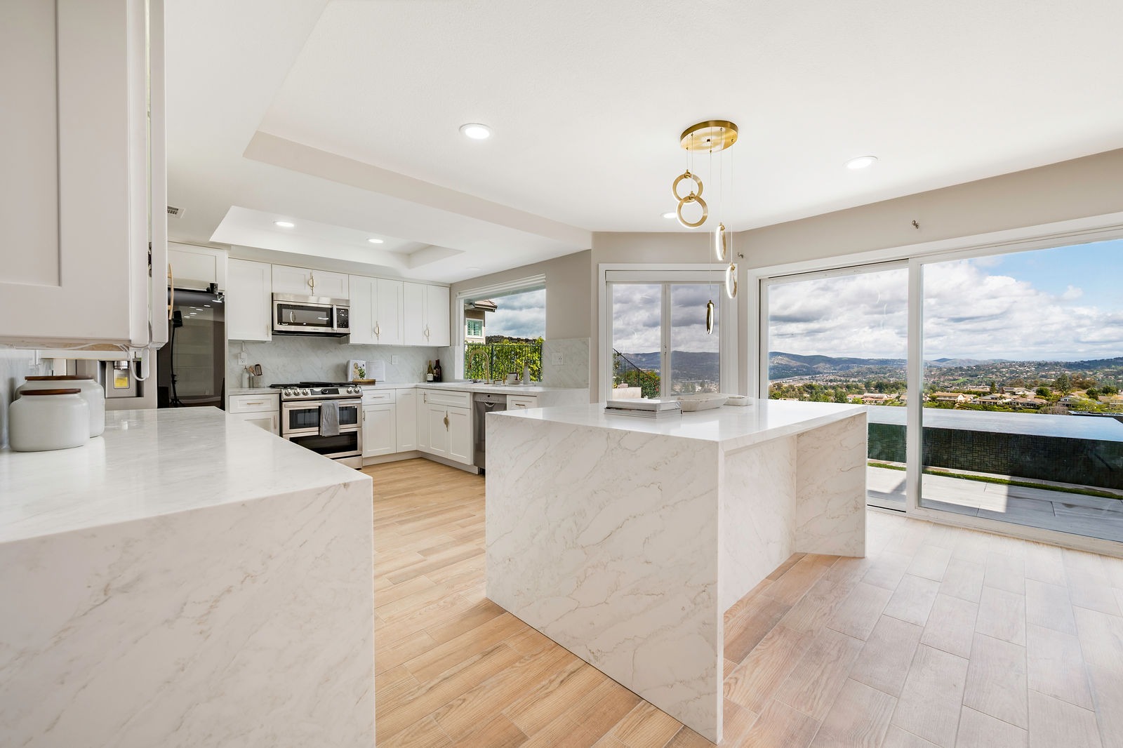 Kitchen remodel at Londerry Lane Anaheim - view 20