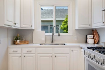 Los Angeles CA Full Remodel - Image 12