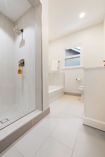 Los Angeles CA Full Remodel - Image 23