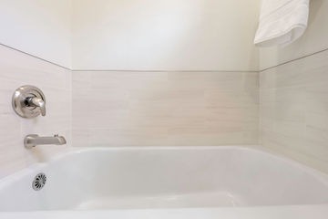 Los Angeles CA Full Remodel - Image 30