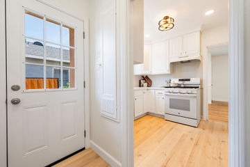 Los Angeles CA Full Remodel - Image 32