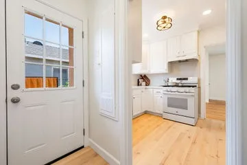 Los Angeles CA Full Remodel - Image 32