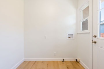 Los Angeles CA Full Remodel - Image 35