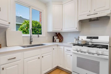 Los Angeles CA Full Remodel - Image 43