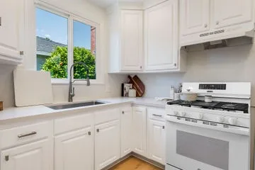 Los Angeles CA Full Remodel - Image 43