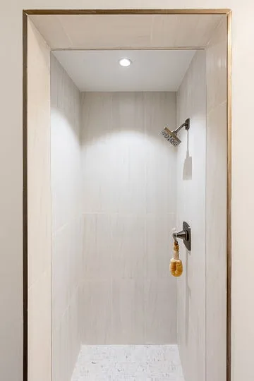 Los Angeles CA Full Remodel - Image 47