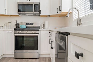 Kitchen remodel at Mulberry Drive Whittier - view 15