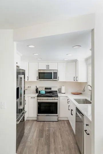 Kitchen remodel at Mulberry Drive Whittier - view 25