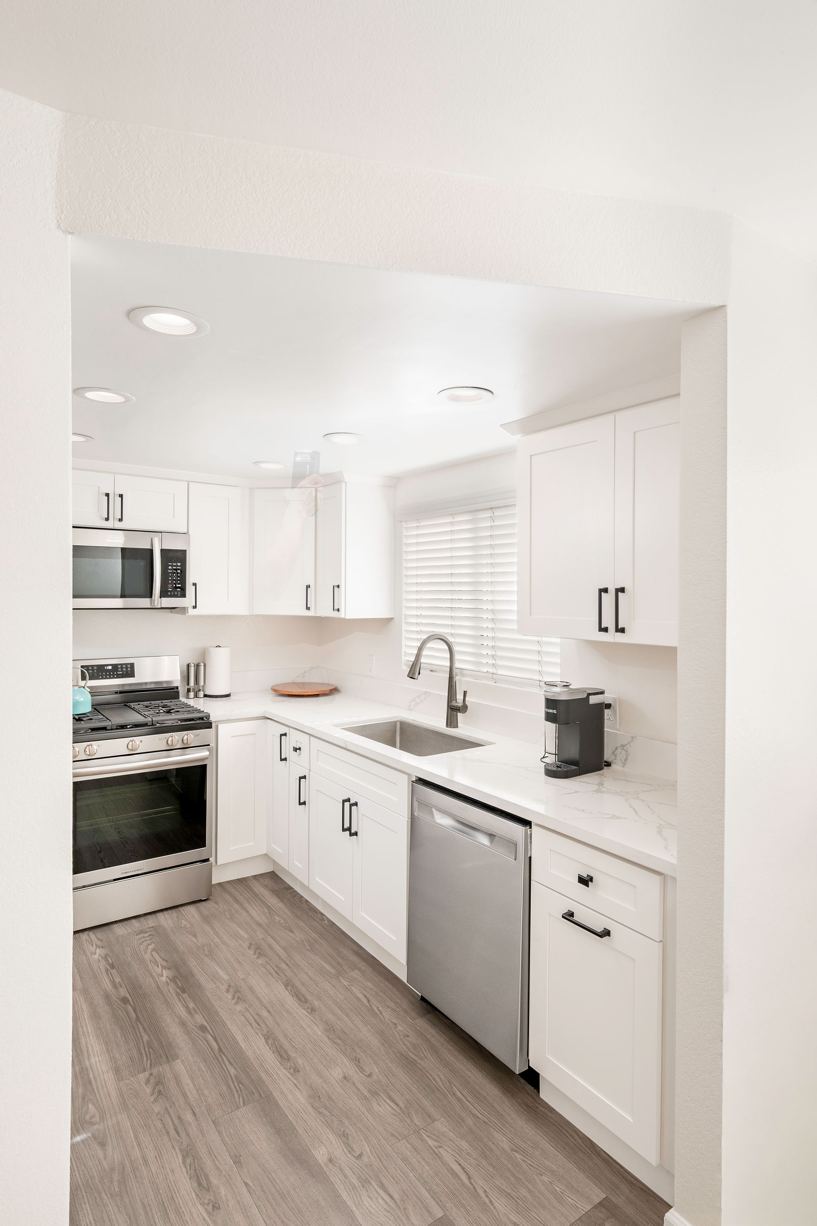 Kitchen remodel at Mulberry Drive Whittier - view 42