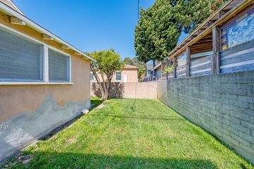 Short Ave. Los Angeles Garage Conversion - Image 5