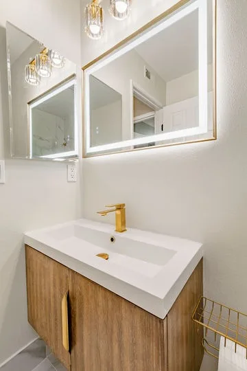 Sun Dial Dr. Tustin Bathroom Remodel - Image 8